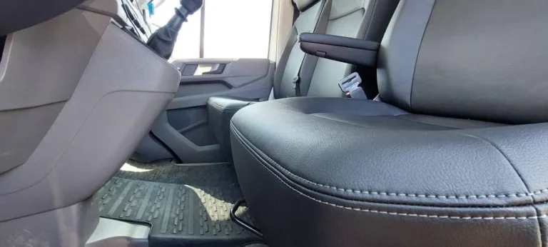 VW kaubiku istmete katmine kunstnahaga